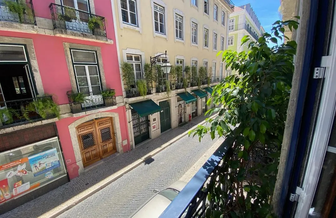Arty Home In The Heart Of Lisbon , Baixa Chiado-1