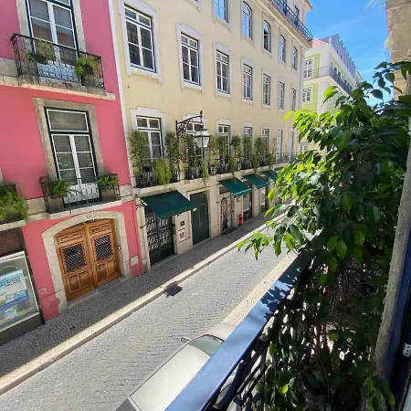 Arty Home In The Heart Of Lisbon , Baixa Chiado-2