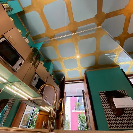 Arty Home In The Heart Of Lisbon , Baixa Chiado-3